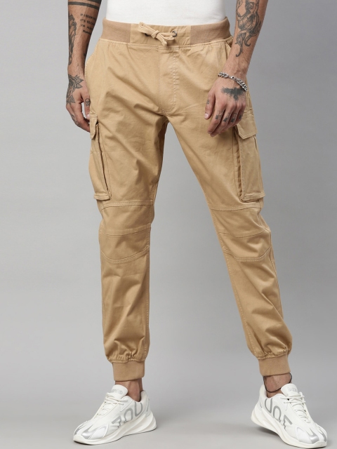 

Breakbounce Men Beige Comfort Cargos Trousers