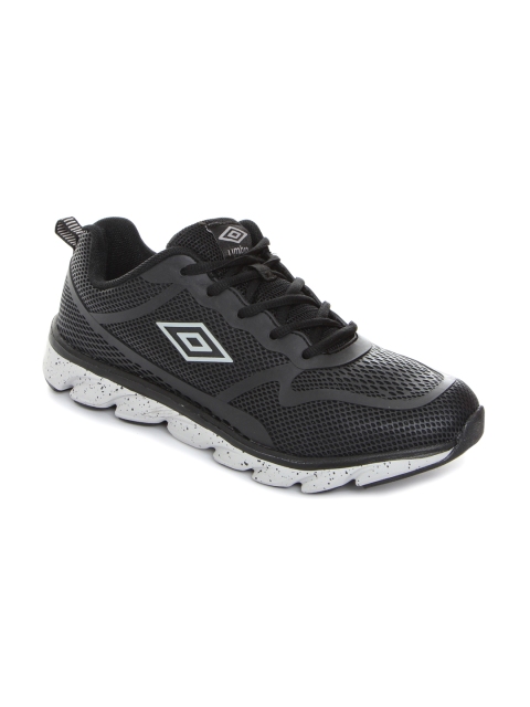 umbro black shoes