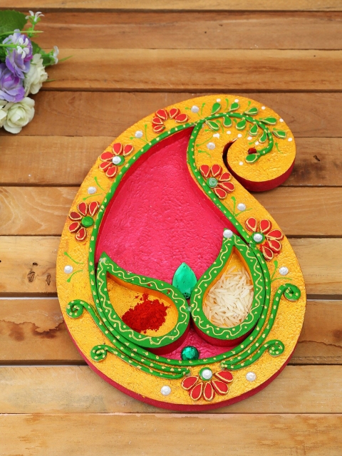 

Aapno Rajasthan Yellow & Pink Paisley Design Wooden Pooja Thali