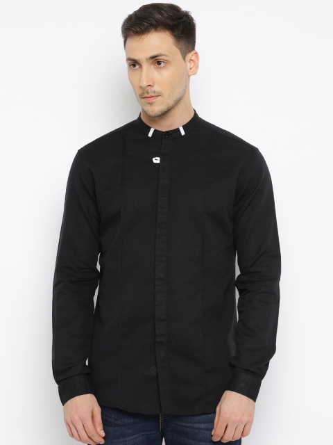 

British Club Men Black Regular Fit Solid Casual Shirt