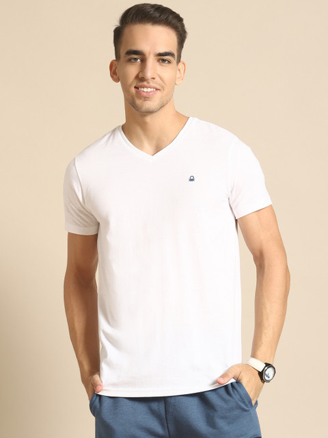 

United Colors of Benetton Men White V-Neck T-shirt