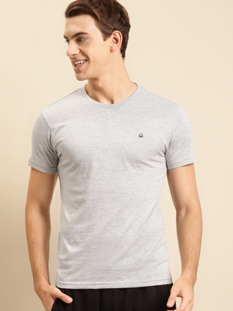 

United Colors of Benetton Men Grey Melange Solid T-shirt