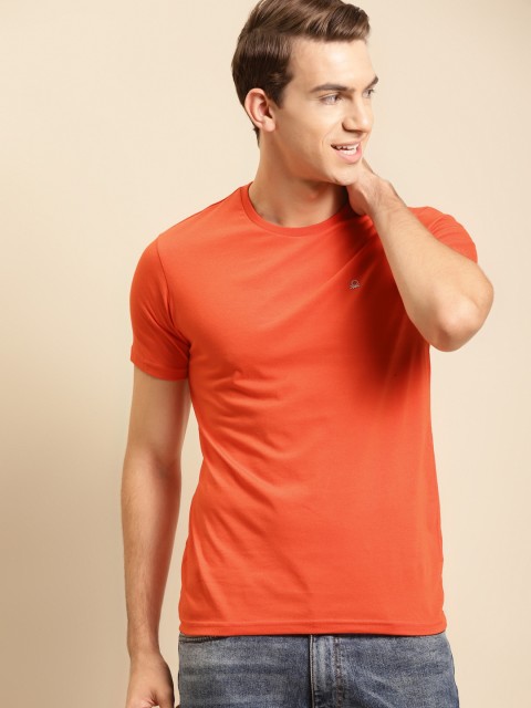 

United Colors of Benetton Men Orange Solid T-shirt