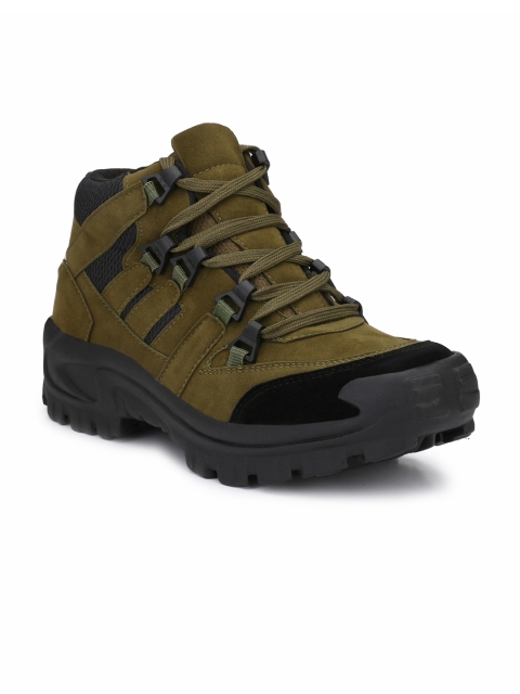 

Hundo P Men Green Trekking Shoes