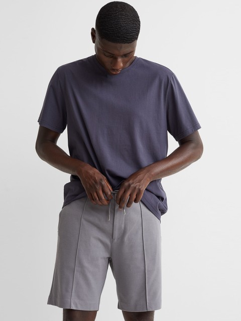 

H&M Men Grey Solid Slim Fit Jersey shorts