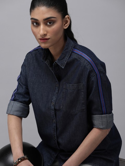 

The Roadster Lifestyle Co Women Navy Blue Denim Pure Cotton Casual Shirt