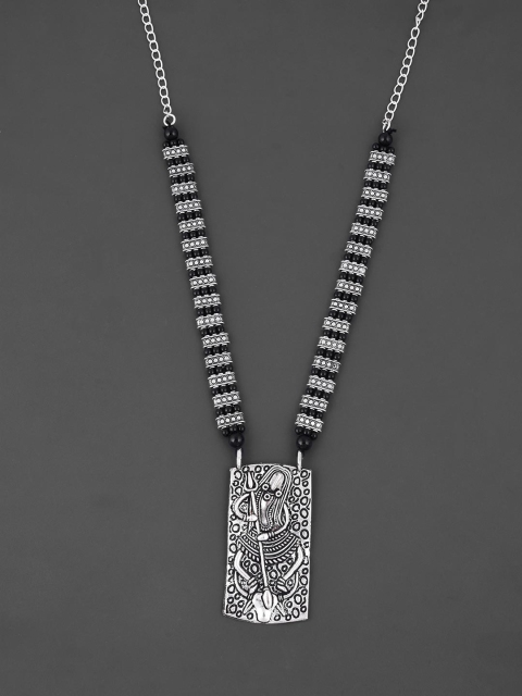 

Tistabene Silver-Toned & Black Silver-Plated Chain