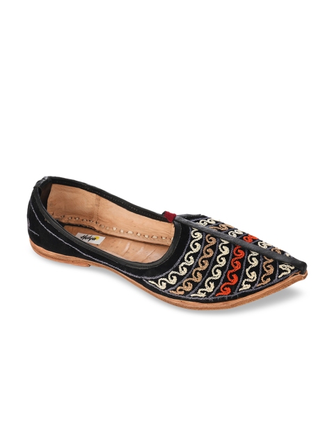 

Hulya Men Black Woven Design Leather Mojaris