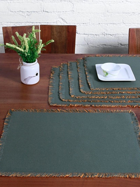 

Lushomes Orange & Green Pack Of 6 Reversible Fringe Table mats