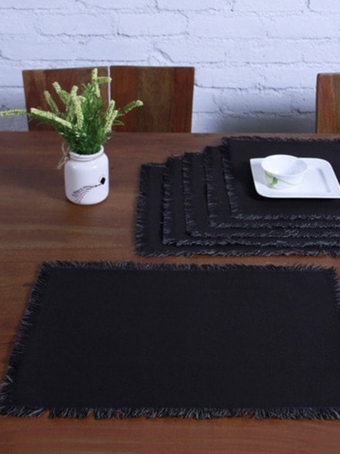 

Lushomes Pack of 6 Black Reversible Fringe Table mats