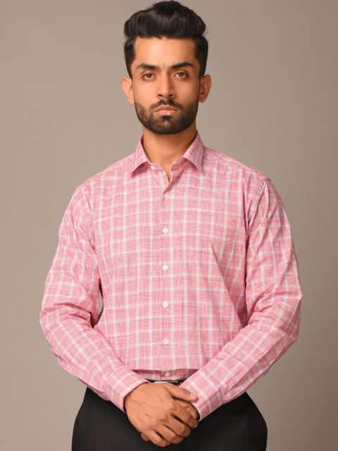 

Tistabene Men Pink Opaque Checked Formal Shirt