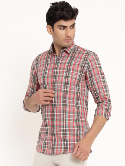 

Tistabene Men Green Checked Casual Shirt