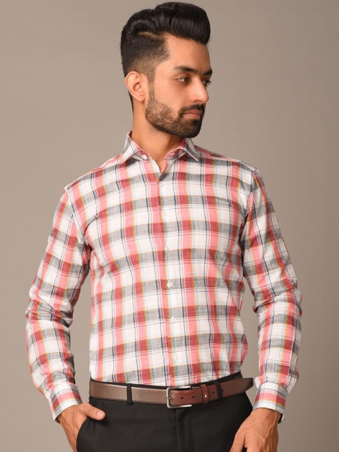 

Tistabene Men Red Opaque Checked Formal Shirt