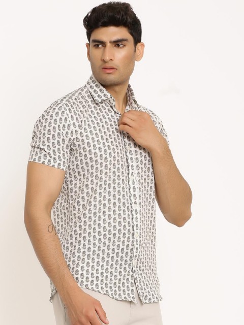 

Tistabene Men Beige Opaque Printed Casual Shirt