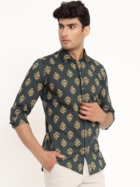 

Tistabene Men Green Opaque Printed Casual Shirt