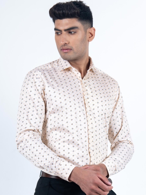 

Tistabene Men Peach-Coloured Opaque Printed Casual Shirt