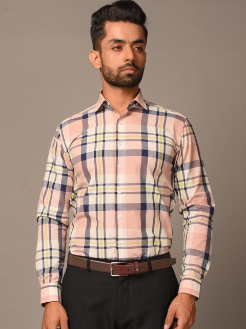 

Tistabene Men Pink Opaque Checked Casual Shirt