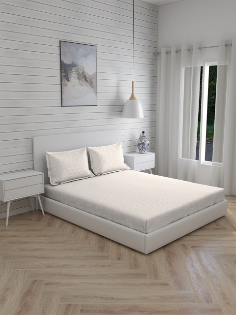 

Boutique Living India Beige & White Printed 300 TC King Bedsheet With Pillow Covers
