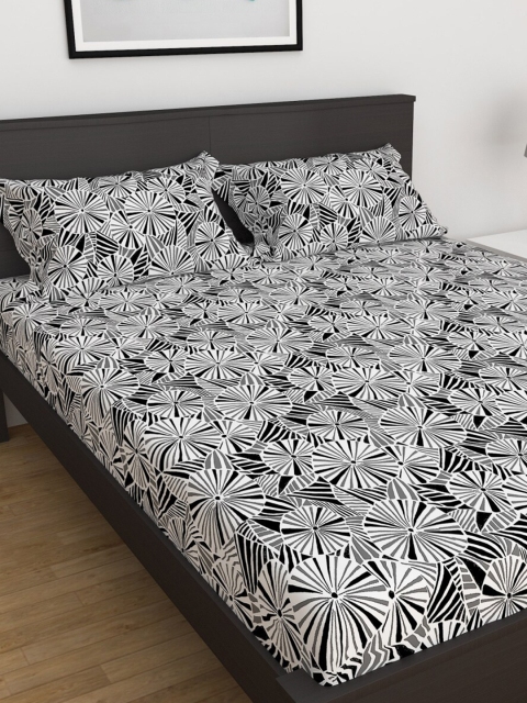 

Home Centre Black & White Geometric 3 King Bedsheet with 2 Pillow Covers