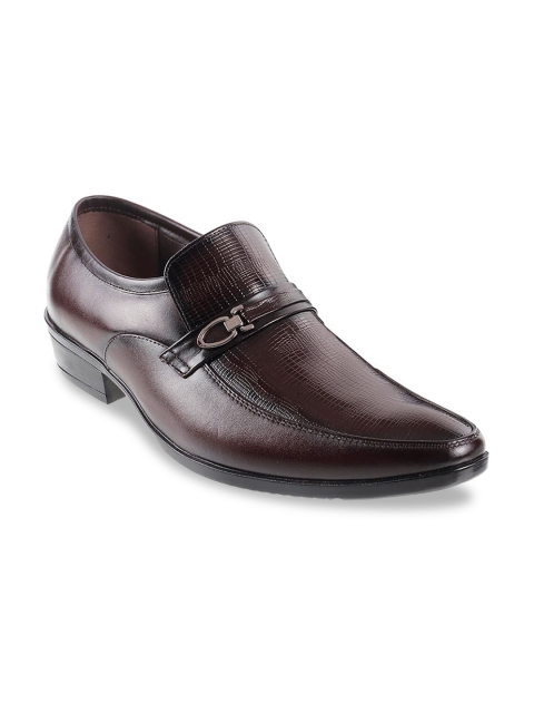 

Mochi Men Maroon Textured Leather Formal Shoes
