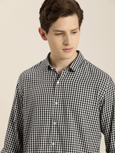

ether Men Black & White Checked Pure Cotton Casual Shirt