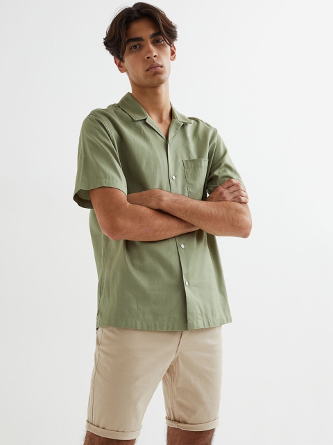 

H&M Men Beige Solid Slim Fit Twill shorts