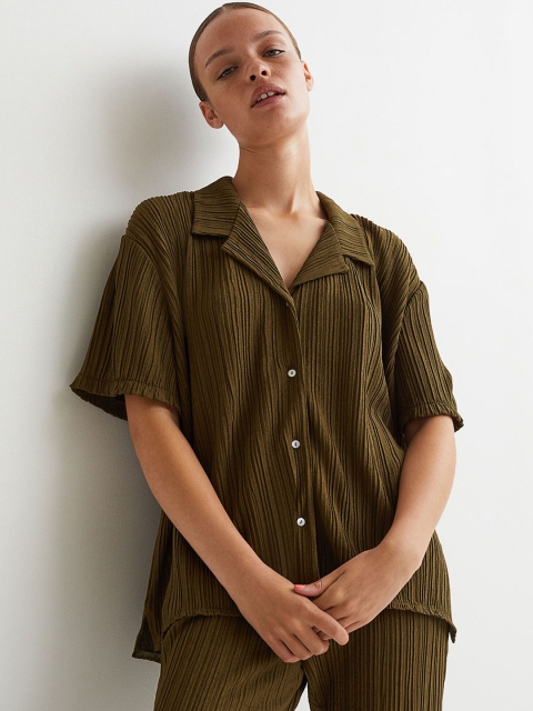 

H&M Women Green Solid Crinkled Resort Shirt