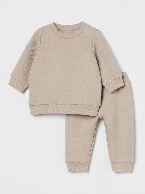 

H&M Boys Beige Solid 2-Piece Quilted Set