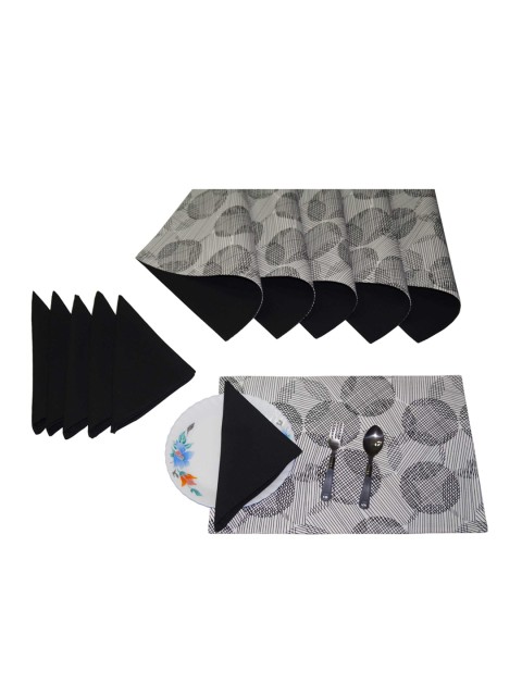 

Lushomes Pack Of 6 Black Geometric Print Reversible Cotton Mats and Plain Cotton Napkins