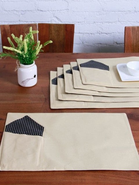 

Lushomes Multi Color Sand and Pirate Black Placemats & Napkins