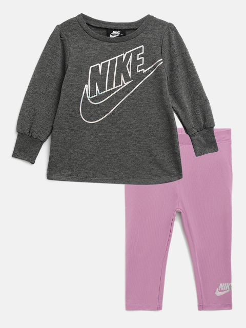 

Nike Girls Violet & Grey Printed Fleece T-shirt with Leggings