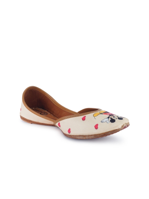 

The Desi Dulhan Women Cream Leather Ethnic Embroidered Mojaris Flats