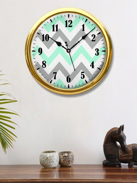 

999Store Multicolour Abstract Zigzag Printed Round Analogue Wall Clock, Multi