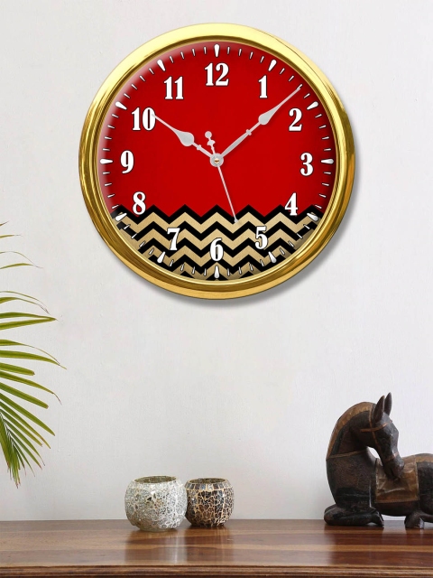 

999Store Red Geometric Printed Round Analogue Wall Clock