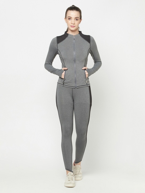 

iki chic Women Grey & Black Yoga Set Top with Leggings