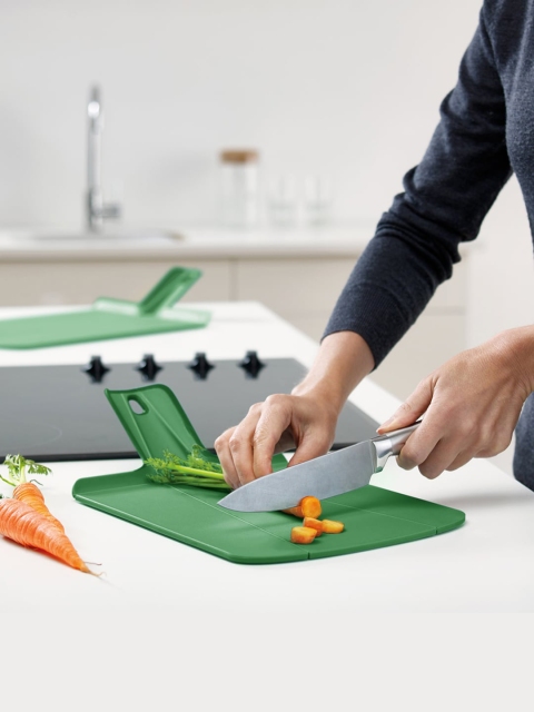 

Joseph Joseph Green Solid Chopping Board
