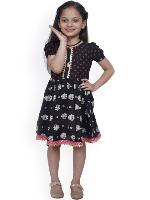 

ruviero Girls Black & Green Ethnic Motifs Printed Cotton Dress