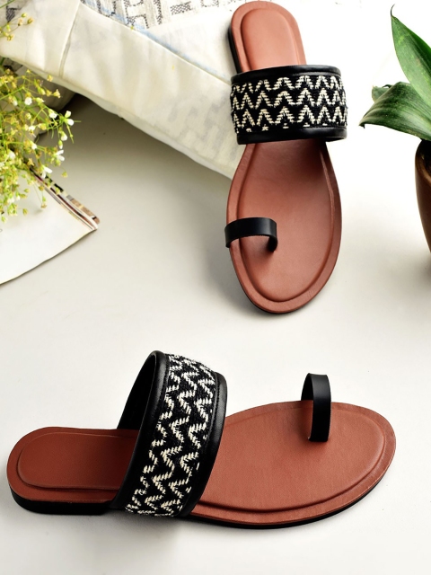 

Street Style Store Women Black Embellished One Toe Flats