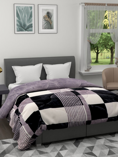 

A Homes Grace Grey & White Geometric 850 GSM Fur Heavy Winter Double Bed Quilt