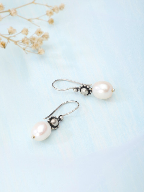 

Fabindia Gold-Toned & Black Contemporary Drop Earrings