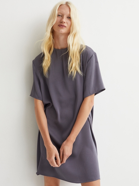 

H&M Grey Solid Satin T-shirt Dress