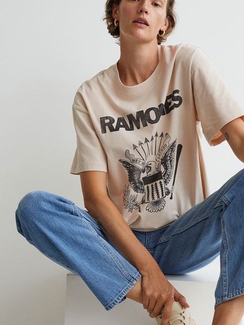

H&M Women Beige & Black Pure Cotton Oversized Printed T-shirt