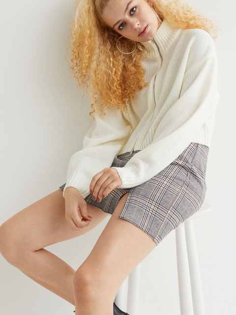 

H&M Woman White Zip-up jumper