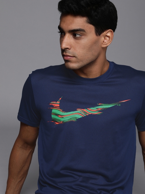 

Nike Men Navy Blue Brand Logo Printed LEG TEE FU SW FILL Anti Odour T-shirt