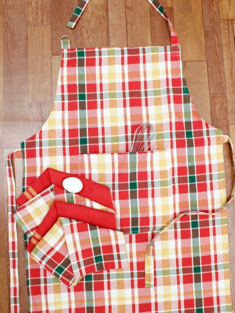 

AVI Living Set Of 5 Red & White Checked 1600 GSM Apron & Kitchen Towels
