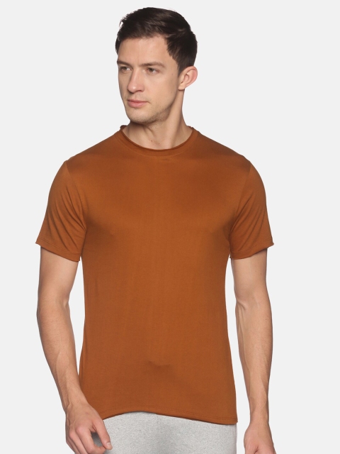 

MASH UNLIMITED Men Brown Solid Slim Fit Cotton T-shirt