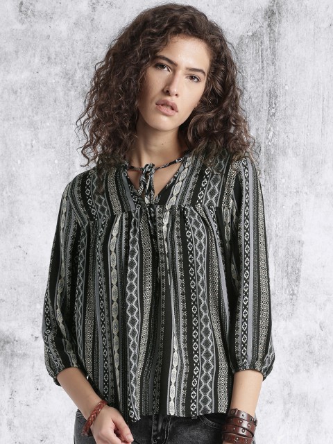 

Roadster Women Black & Grey Printed Top