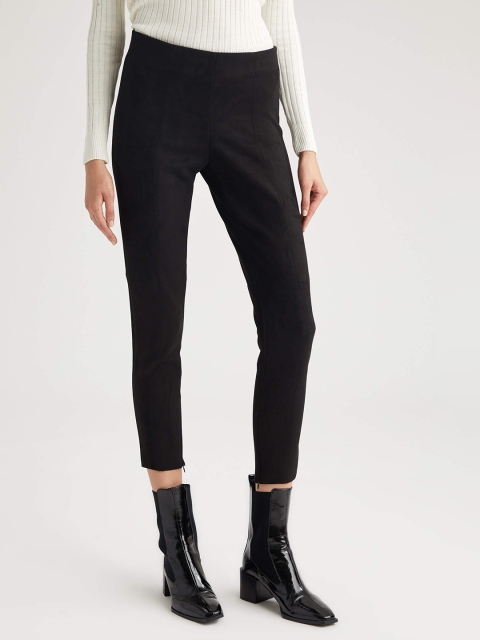 

DeFacto Women Black Solid Cropped Leggings