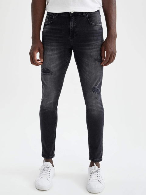 

DeFacto Men Black Skinny Fit Low Distress Heavy Fade Mid-Rise Stretchable Cropped Jeans