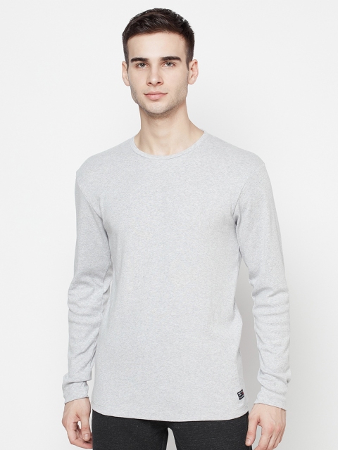 

METTLE Men Grey Solid T-shirt